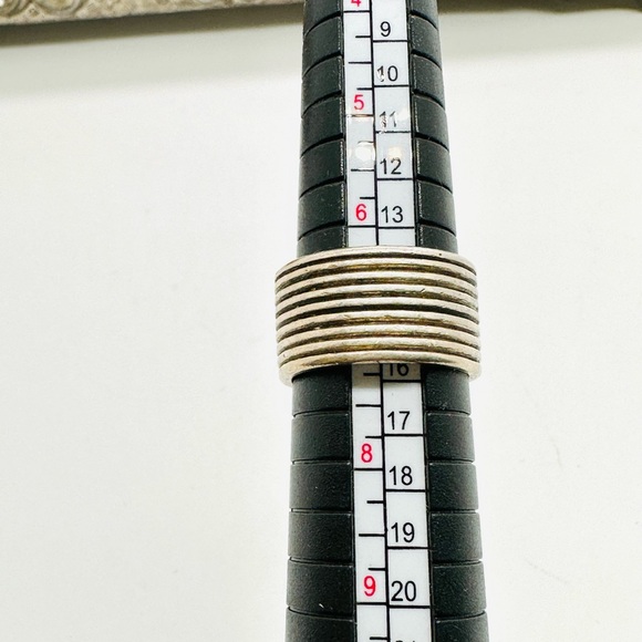 Vintage Silver Wide Ring - Picture 3 of 8